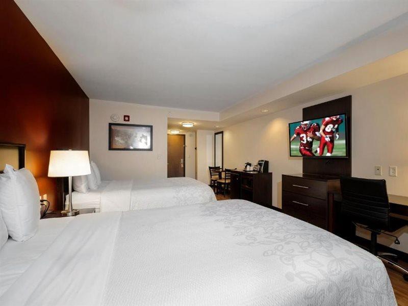 Red Roof Inn Plus+ & Suites Malone Экстерьер фото