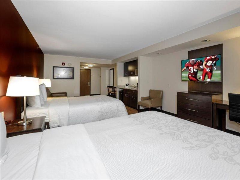 Red Roof Inn Plus+ & Suites Malone Экстерьер фото