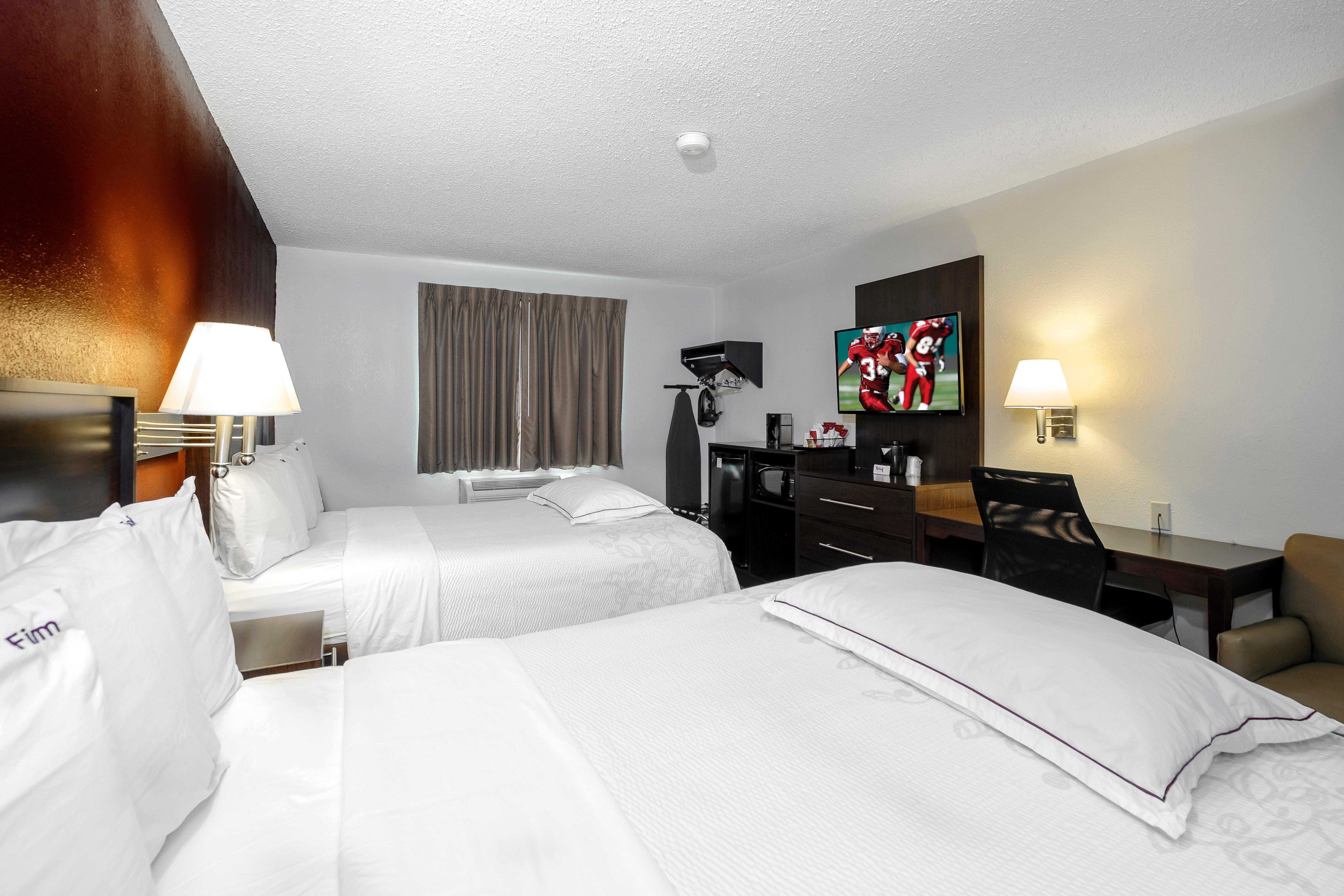 Red Roof Inn Plus+ & Suites Malone Экстерьер фото